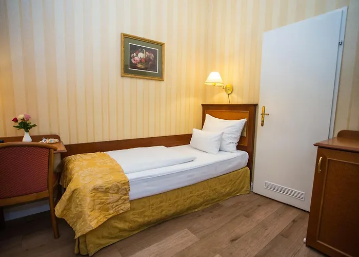 Pension Opera Suites I Self Check In Wien